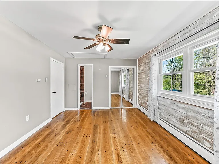 225 Chestnut St — Photo 21