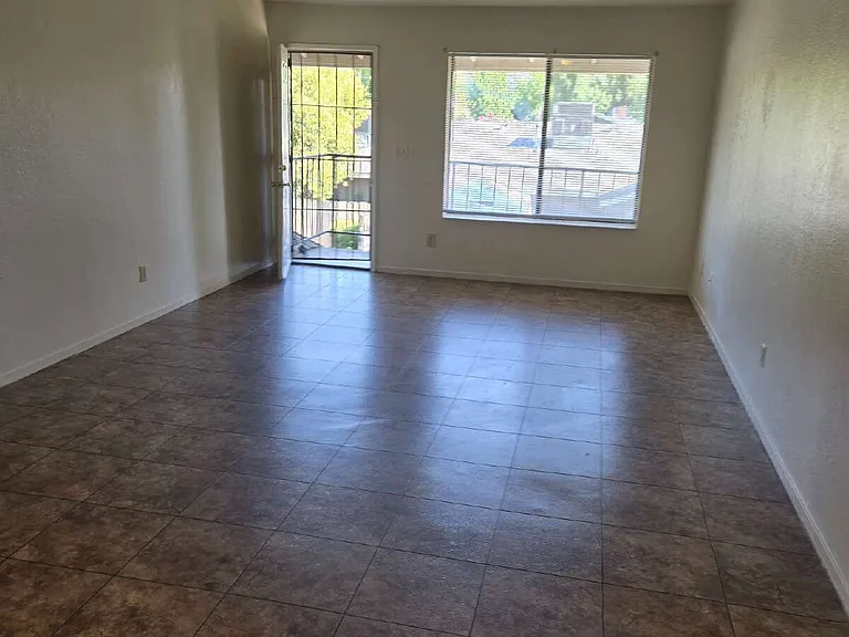 1684 Conestoga Dr #C — Photo 3