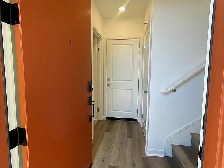 610 Dawson Ave — Photo 2