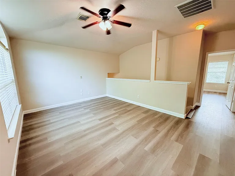 26430 Richwood Oaks Dr — Photo 16