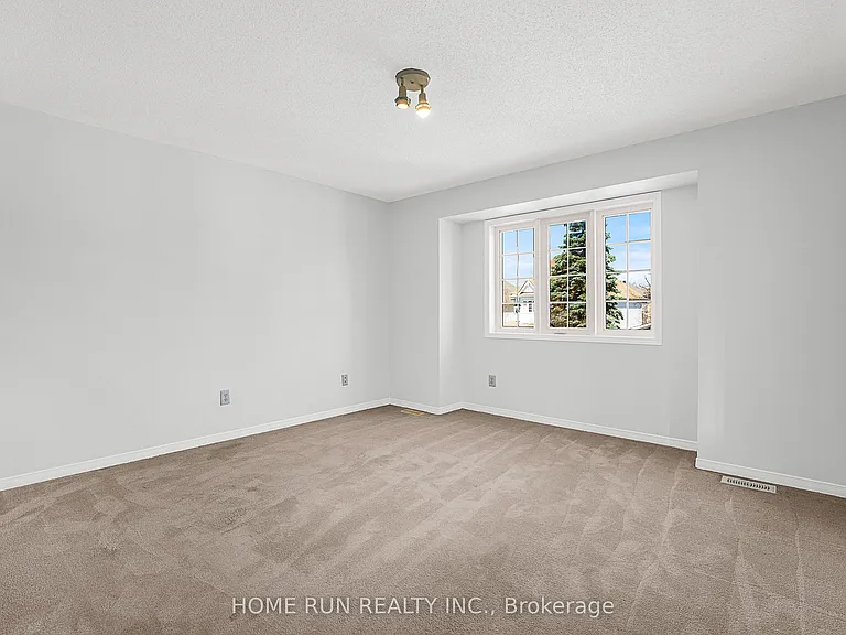 5 Cheltonia Way — Photo 36