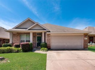 811 Ridge Point Dr, Grand Prairie, TX 75052