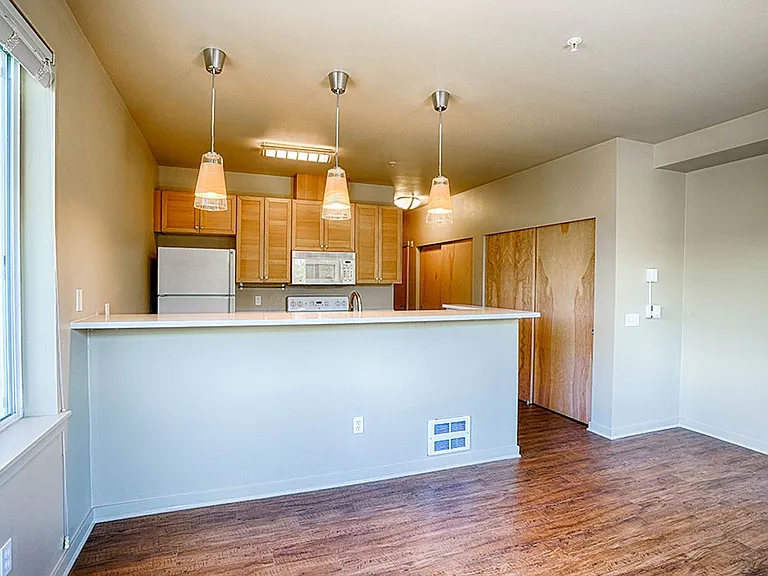 Saxe Apartments — Photo 8