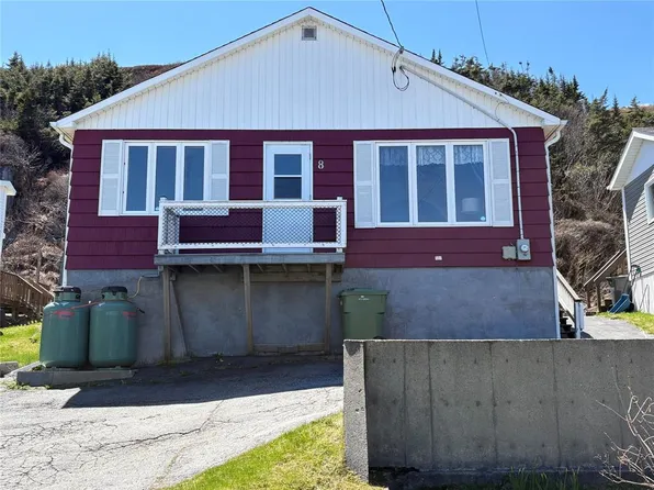 8 Caribou Road, Port Aux Basques, NL A0M1C0