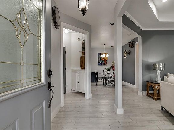 3rd image of 1601 Laurel Pl