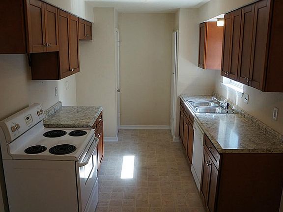 New Countertops and Cabinets!