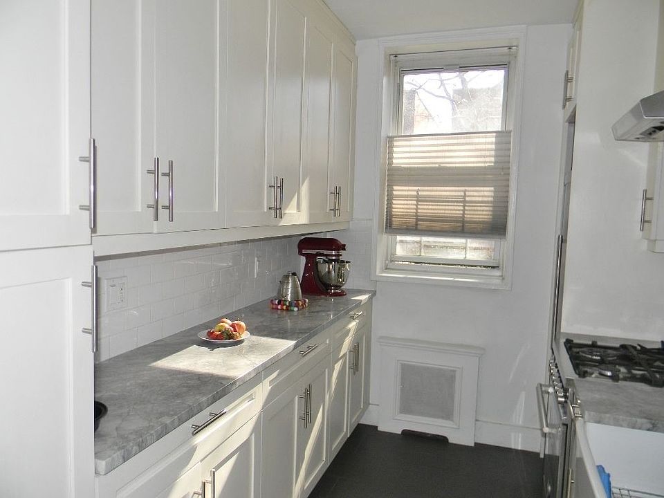1st image of 651 Vanderbilt St APT 1D