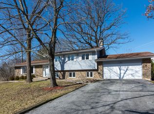 34 Londonderry Ln, Lincolnshire, IL