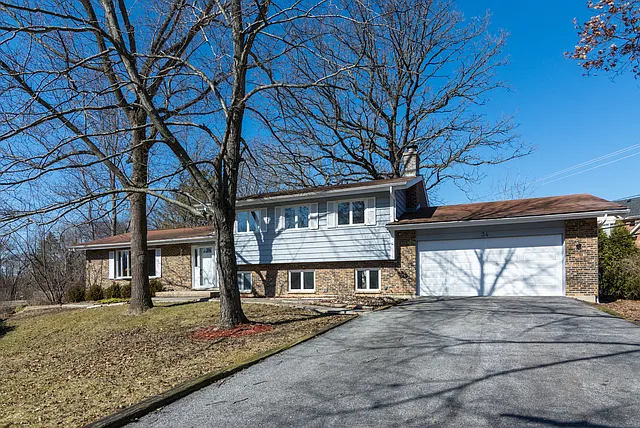 34 Londonderry Ln photo 1