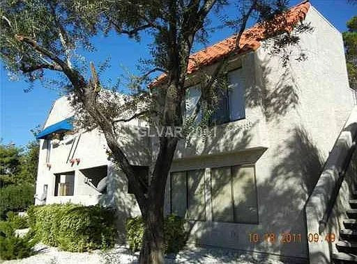 2 bed, 877 sqft, $1,250 — Photo 1