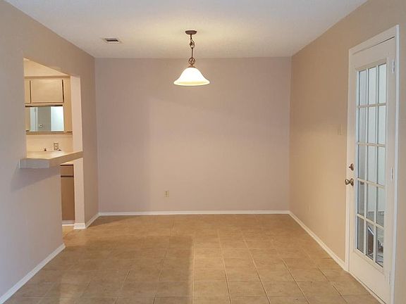 5th image of 4335 Segura Ct N