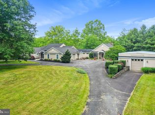 8887 Woodward Rd, Marshall, VA 20115