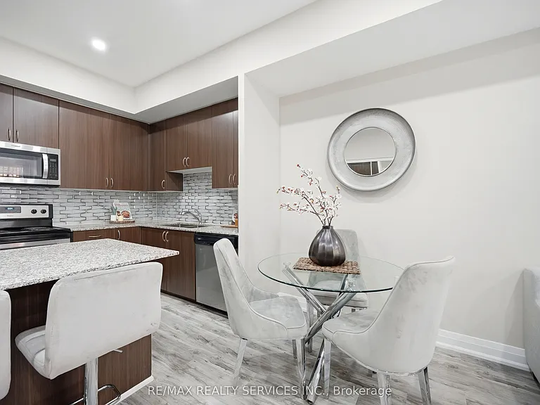 26 Coles Ave #302 — Photo 13