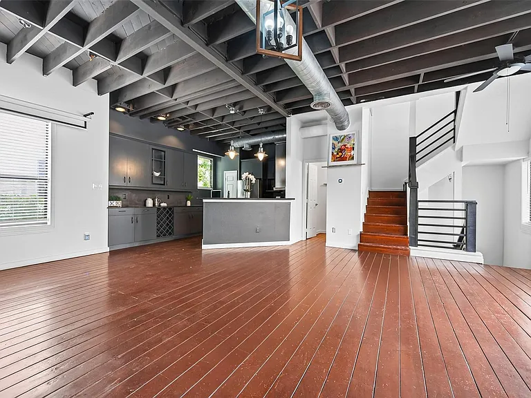 708 W Clay St — Photo 10