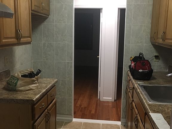 4th image of 226 Sumpter St