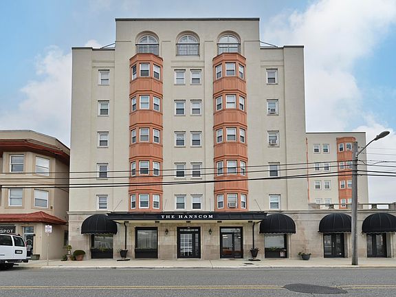2nd image of 807 8th St #502