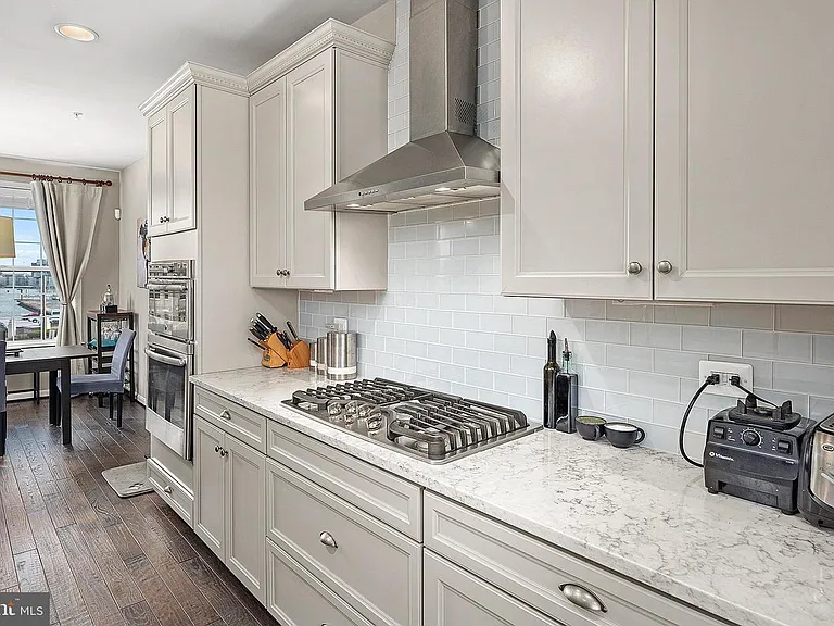 1310 Jackson St #1 — Photo 8