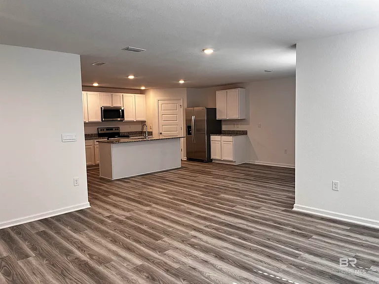 7047 Camp St — Photo 9
