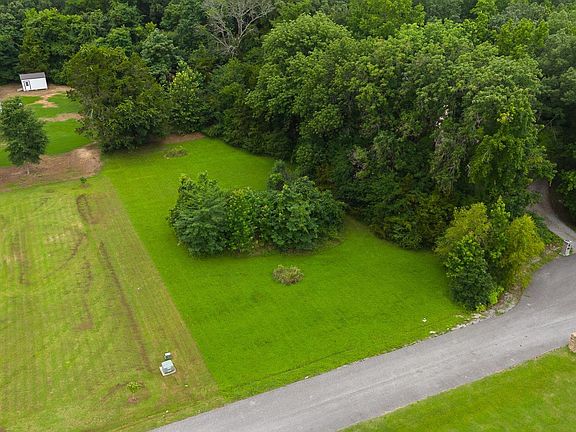 3rd image of 25 Trinty Grove Rd