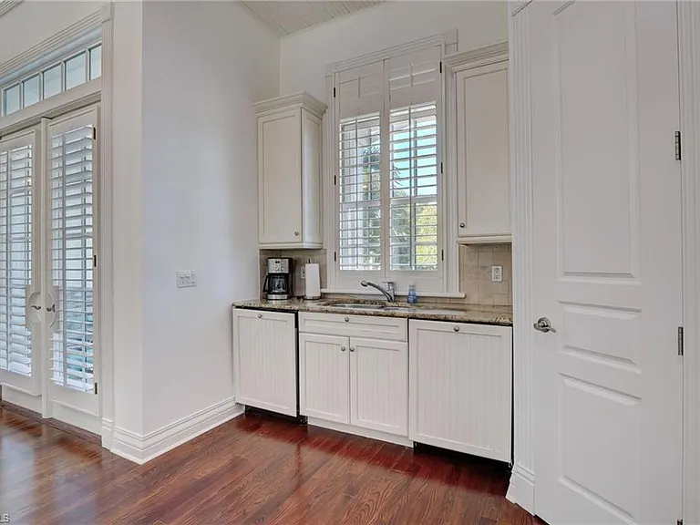 1551 Gulf Shore Blvd S — Photo 15