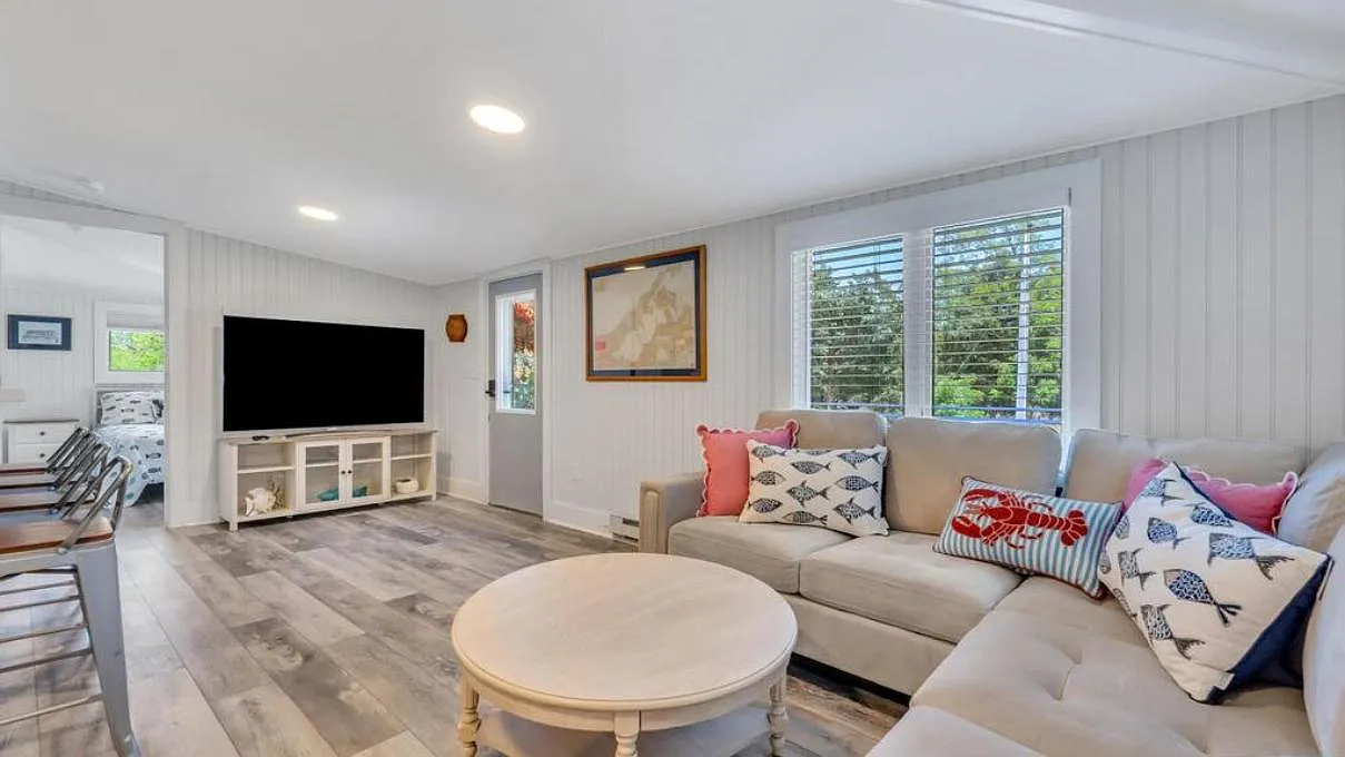 Charming Mattituck Retreat Near the Bay with Modern Updates — Photo 4