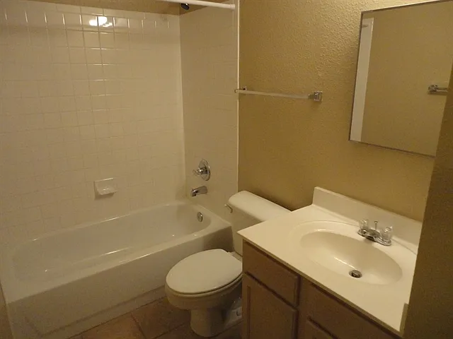 1000 Silverstone Ln — Photo 9