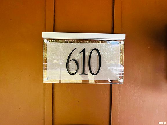 3rd image of 610 Lincoln Dr