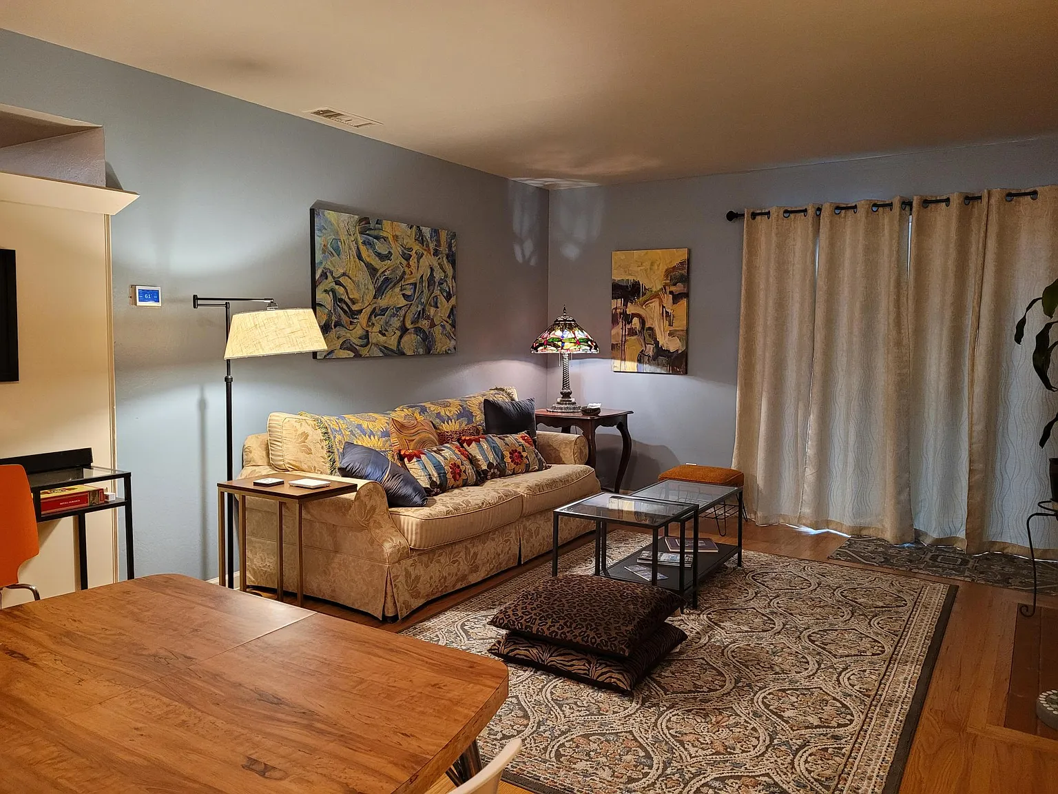 2 bed, 925 sqft, $2,300 — Photo 2