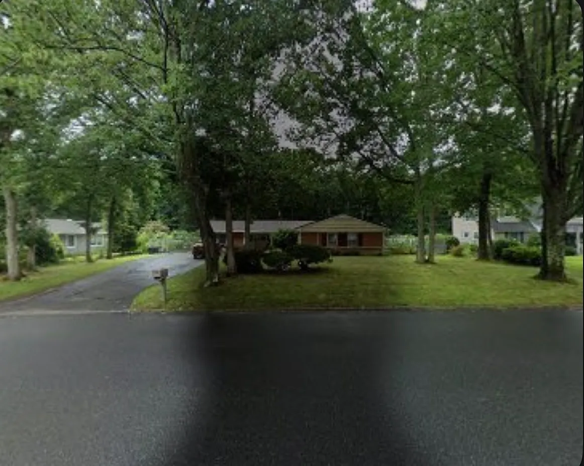 Sycamore Cir, Stony Brook — Photo 3