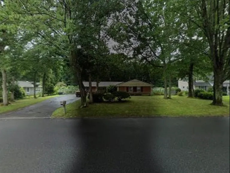 Sycamore Cir — Photo 3