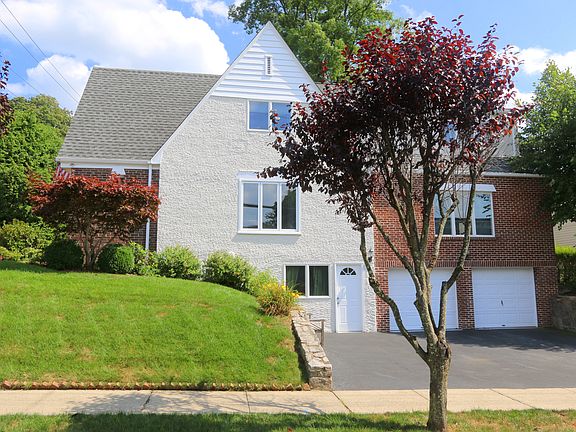 3rd image of 126 Lincoln Ave
