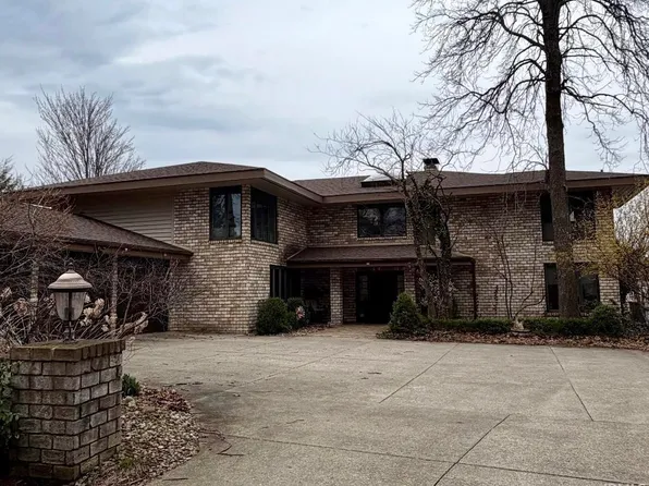 753 River Pointe Pl, Mishawaka, IN 46544