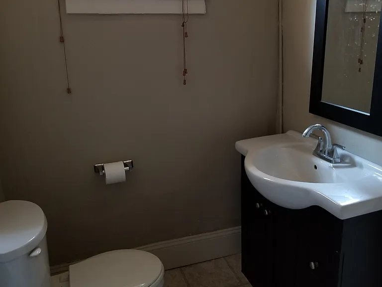 1136 Park Ave #8 — Photo 10