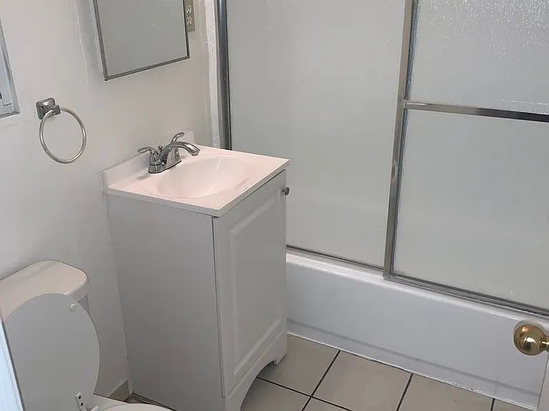 853 Center St — Photo 8