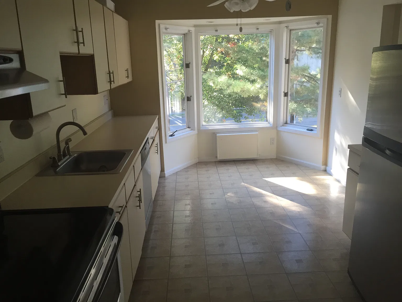 8 Oakwood Ave — Photo 3