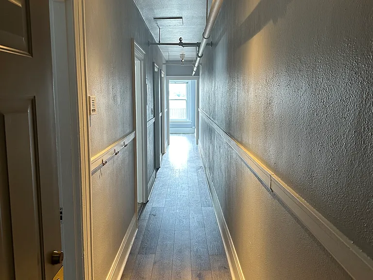 607 E 5th St #15 — Photo 8