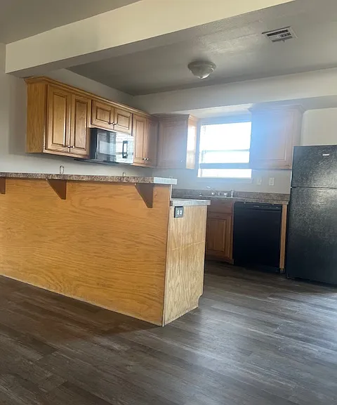 1718 E 67th Pl — Photo 3