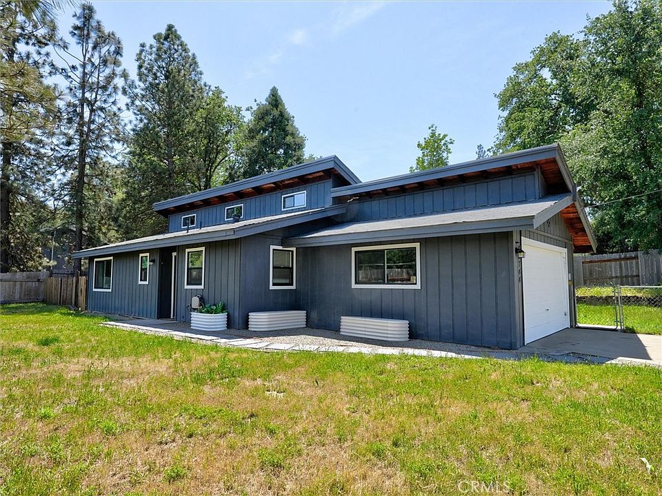 1st image of 45744 N Oakview Dr