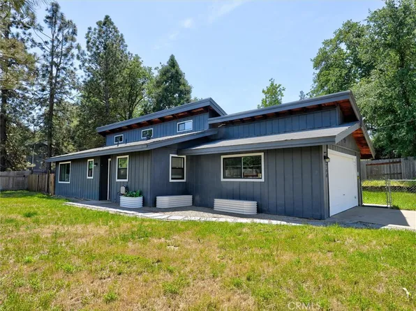45744 N Oakview Dr, Oakhurst, CA 93644