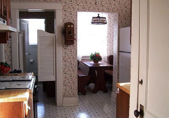 5th image of 535 Tremont Ave