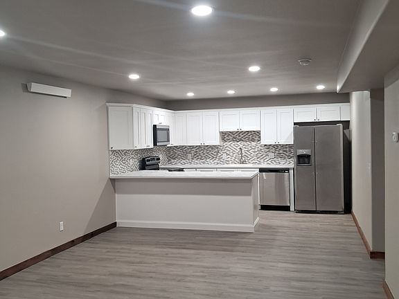4th image of 1745 W 17th St #B