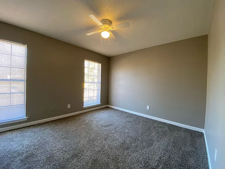 735 Farris Rd — Photo 9