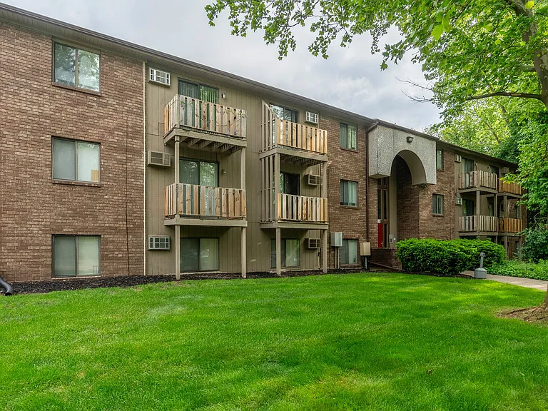 Oak Valley Apartments — Photo 13