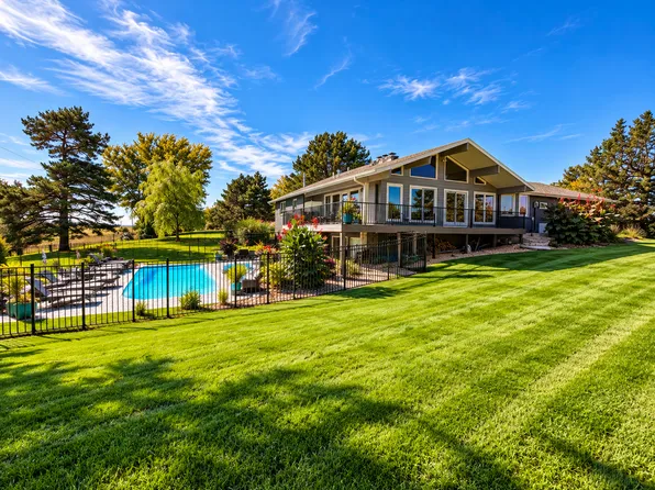 1125 Tomahawk Rd, North Platte, NE 69101