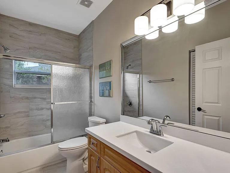 13792 Yarmouth Dr — Photo 13