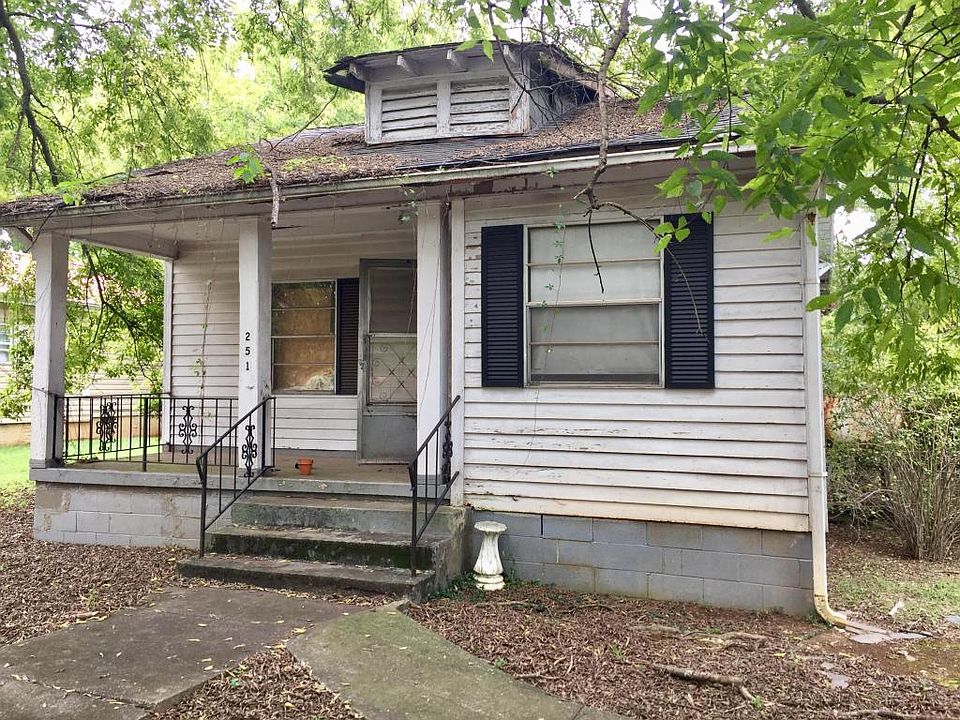 2nd image of 251 W Newton St