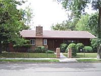 1st image of 909 W Elm St