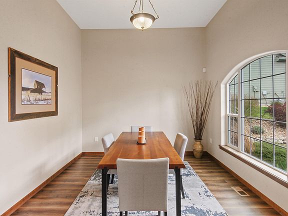 5th image of 1155 E Quartz Ln