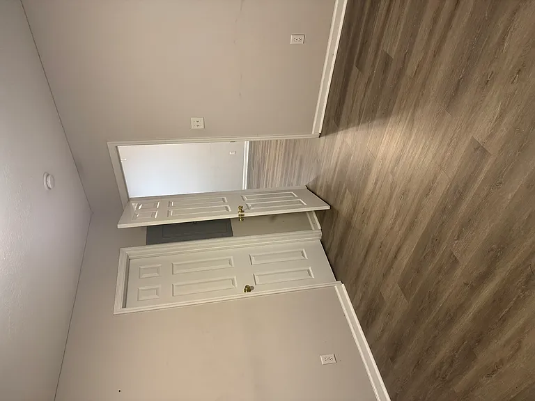 220 Sassafras Ln — Photo 2