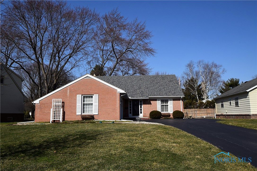 4550 Shadowood Ln, Toledo, OH 43614 | Zillow